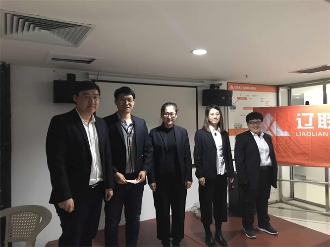 領導為第一名先鋒隊組員頒獎.jpg 領導為第一名先鋒隊組員頒獎.jpg