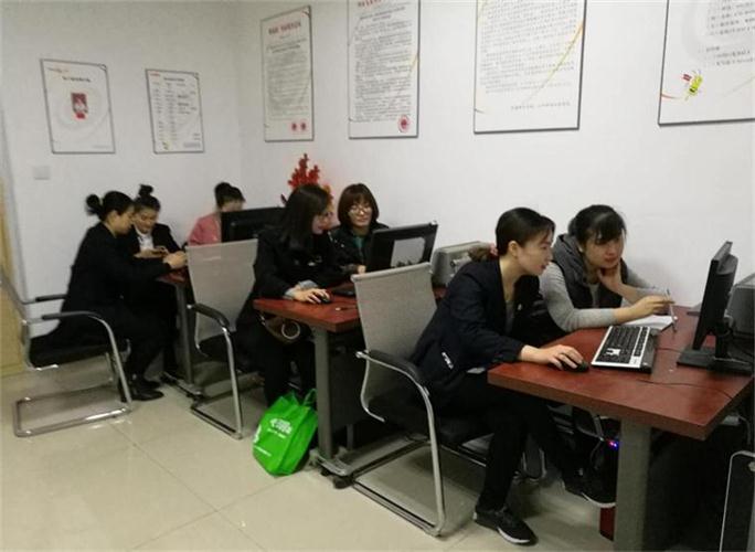 學(xué)習(xí)年會上董事長致辭內(nèi)容.jpg 學(xué)習(xí)年會上董事長致辭內(nèi)容.jpg