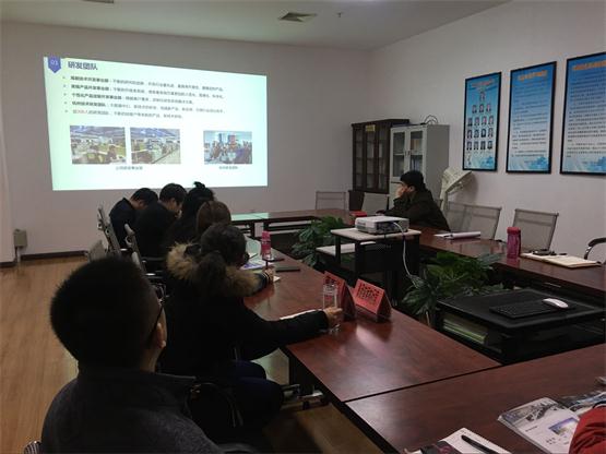 培訓過程中,每位同志都在認真的聆聽.jpg 培訓過程中,每位同志都在認真的聆聽.jpg