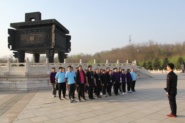 迎著朝陽整隊.jpg 迎著朝陽整隊.jpg