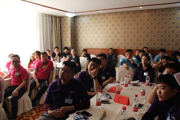 全神貫注聽課.jpg 全神貫注聽課.jpg