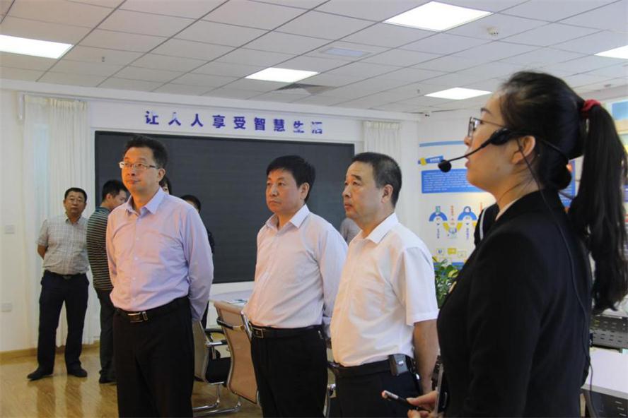 遼陽市何亞瓊副市長蒞臨遼聯(lián)電商調(diào)研.jpg 遼陽市何亞瓊副市長蒞臨遼聯(lián)電商調(diào)研.jpg