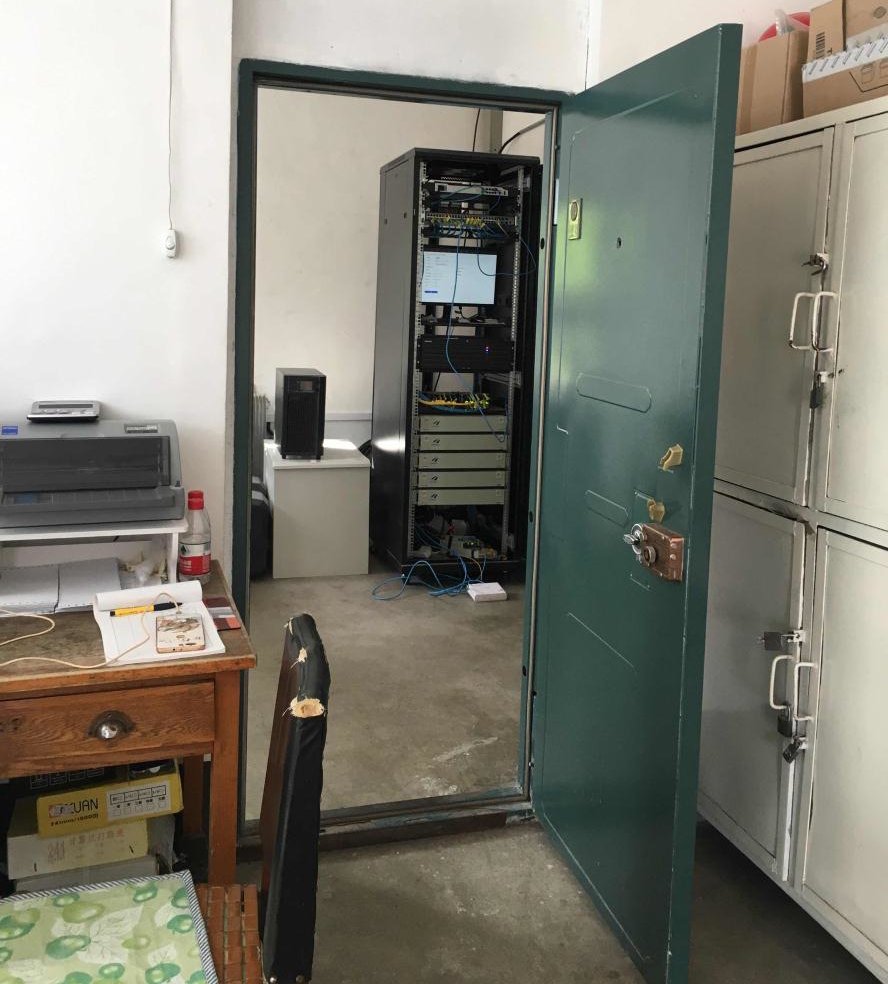 公安局出入境管理局2.jpg 公安局出入境管理局2.jpg