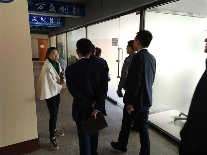 參觀入駐企業.jpg 參觀入駐企業.jpg