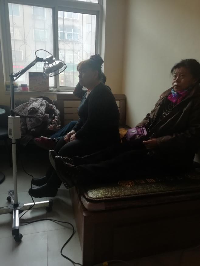 理療體驗讓居民緩解不適.jpg 理療體驗讓居民緩解不適.jpg