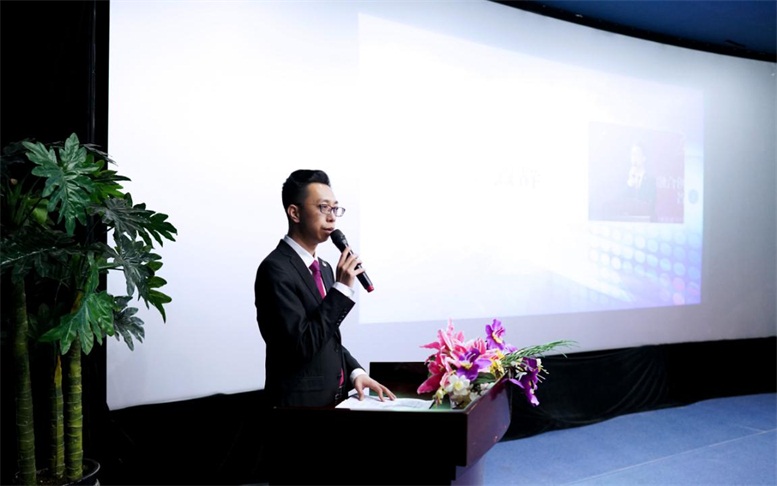 集團(tuán)總經(jīng)理郝鹍大會(huì)致辭.jpg 集團(tuán)總經(jīng)理郝鹍大會(huì)致辭.jpg