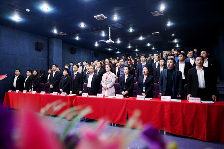 高聲呼喊集團(tuán)企業(yè)文化口號(hào).jpg 高聲呼喊集團(tuán)企業(yè)文化口號(hào).jpg