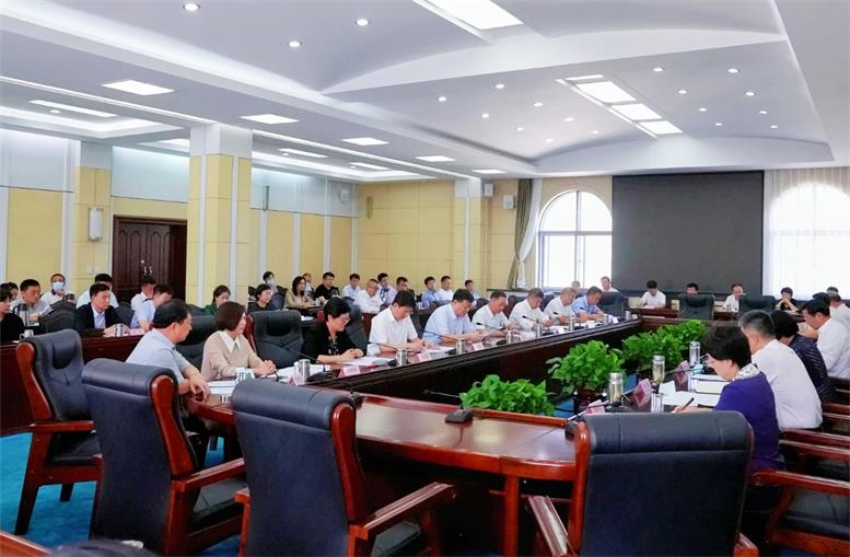 遼聯信息曹玉學董事長參加遼陽市民營企業家座談會2.jpg 遼聯信息曹玉學董事長參加遼陽市民營企業家座談會2.jpg